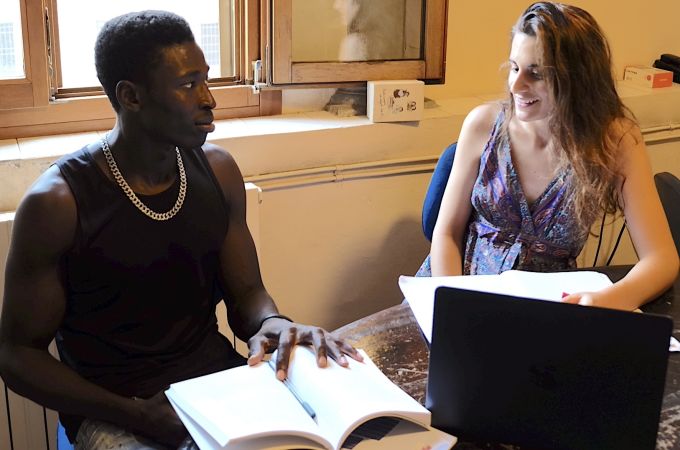 Sul ‘Tandem’ coi migranti: una lezione tira l’altra, fuori dall’emarginazione